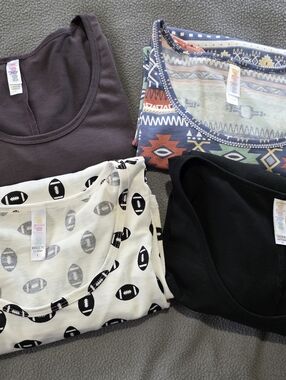 4 LuLaRoe Scoop Neck Tops